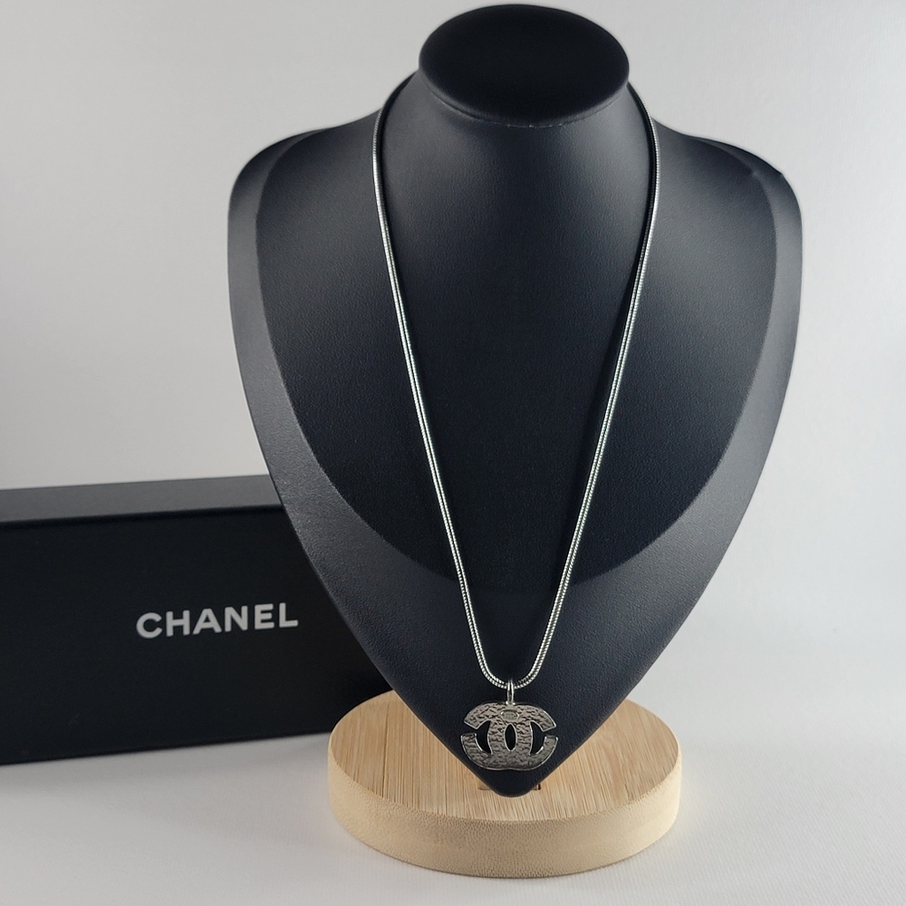 CHANEL CC Logo Rhinestone Silver Tone Necklace - Picture 3 of 10